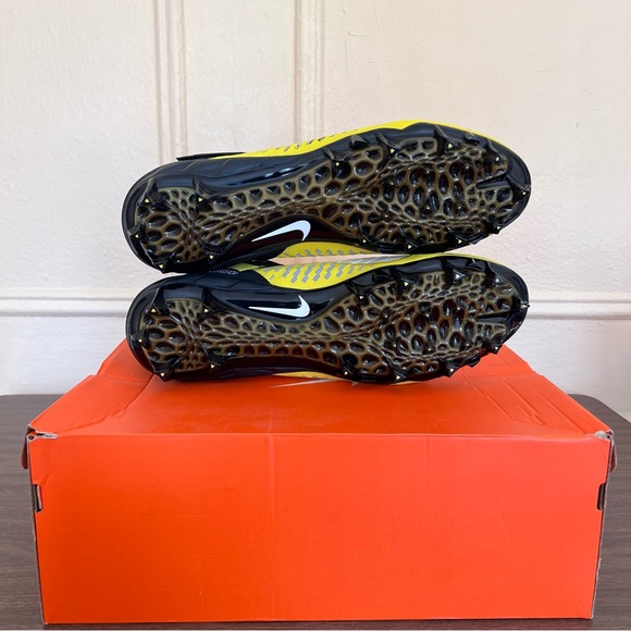 Nike Alpha Menace Pro 2 Mid Yellow Football Cleats - Picture 6 of 6